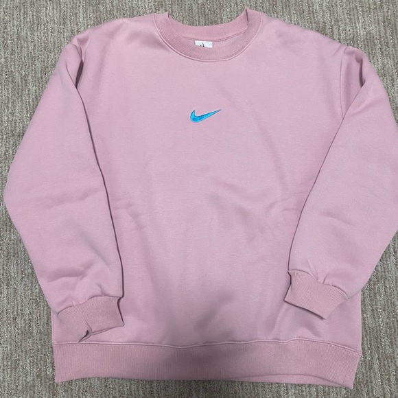 Nike Sweaters 🐣 - Picture 4 of 7